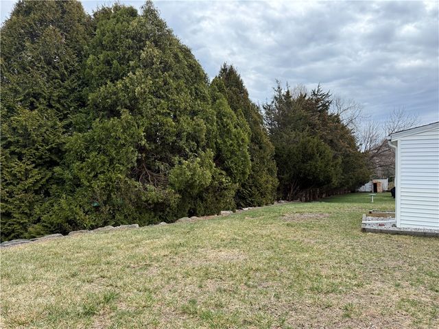 461 River Road, Lincoln, RI 02865