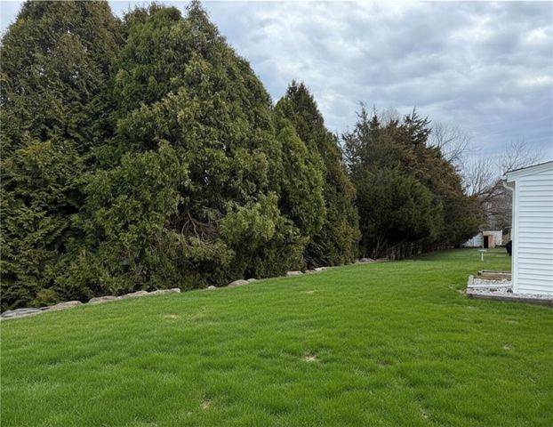 461 River Road, Lincoln, RI 02865