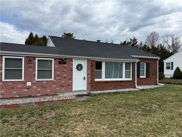 461 River Road, Lincoln, RI 02865