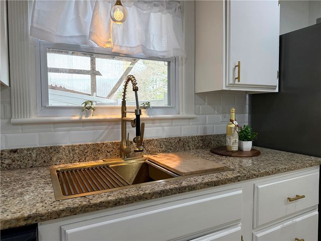 461 River Road, Lincoln, RI 02865