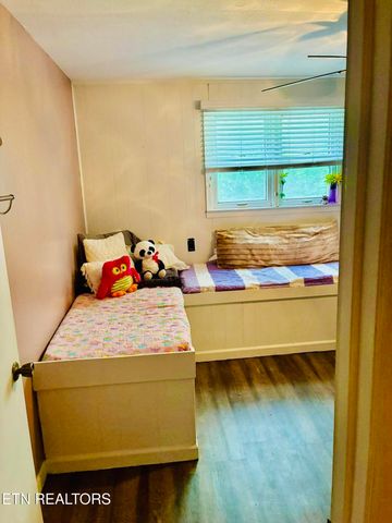 242 Adams Lane, Jellico, TN 37762