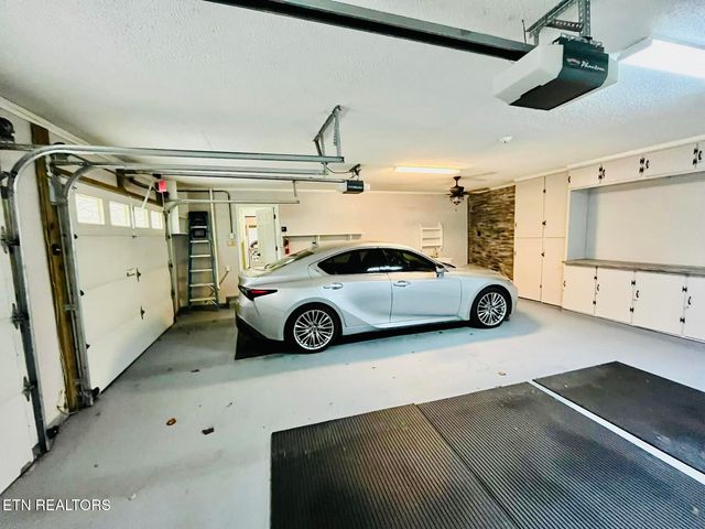 242 Adams Lane, Jellico, TN 37762