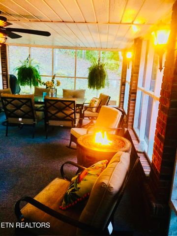 242 Adams Lane, Jellico, TN 37762