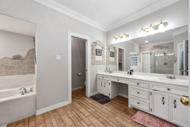 4127 Country Trails Street, Alvin, TX 77511