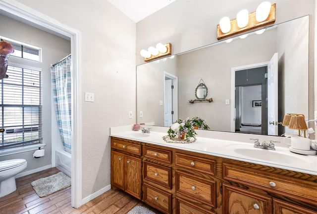 4127 Country Trails Street, Alvin, TX 77511