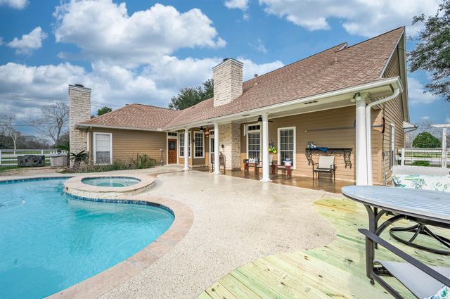 4127 Country Trails Street, Alvin, TX 77511