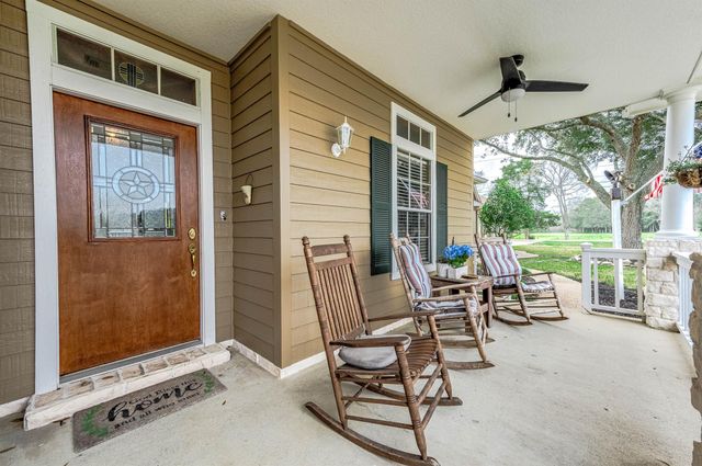 4127 Country Trails Street, Alvin, TX 77511