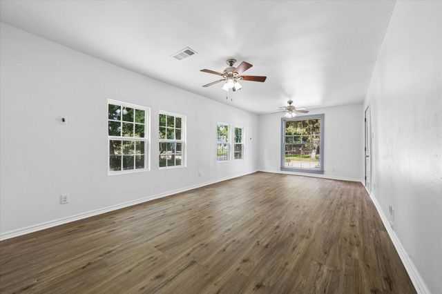 408 S 4th Street, La Porte, TX 77571