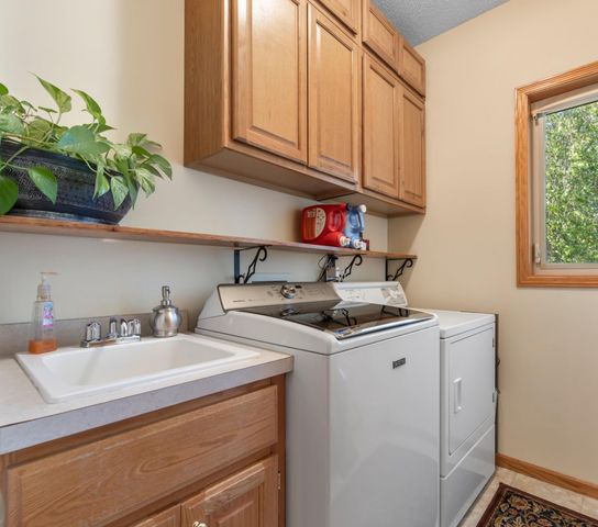 20745 Independence Court, Lakeville, MN 55044