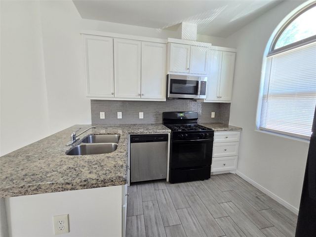 3702 Wylie Street B, Houston, TX 77026