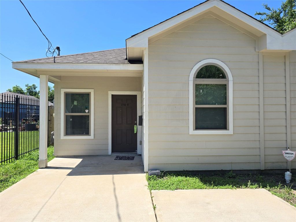 3702 Wylie Street B, Houston, TX 77026