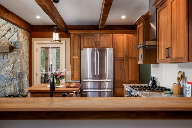 6 Samoset Road, Sunapee, NH 03782