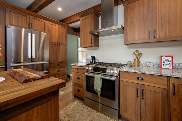 6 Samoset Road, Sunapee, NH 03782