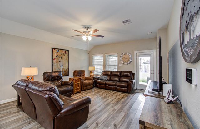 1971 Highland Meadows Drive, Pearland, TX 77089