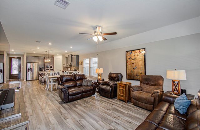 1971 Highland Meadows Drive, Pearland, TX 77089