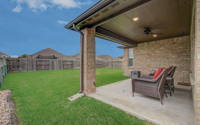 1971 Highland Meadows Drive, Pearland, TX 77089