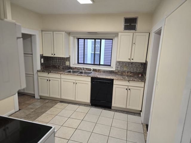 1063 Massachusetts Ave 1, Arlington, MA 02476