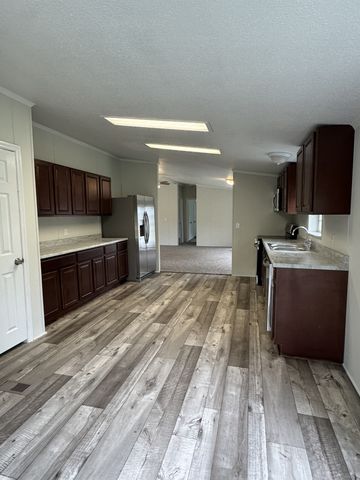 1515 Old Hwy 31, E, Westmoreland, TN 37186