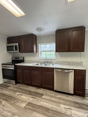 1515 Old Hwy 31, E, Westmoreland, TN 37186