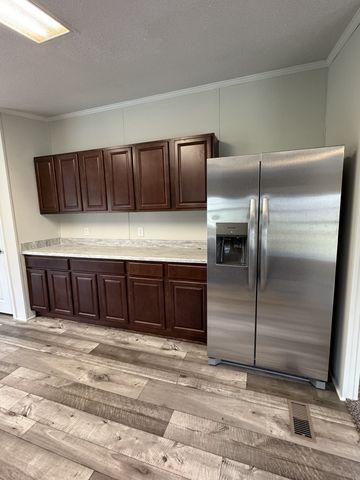 1515 Old Hwy 31, E, Westmoreland, TN 37186