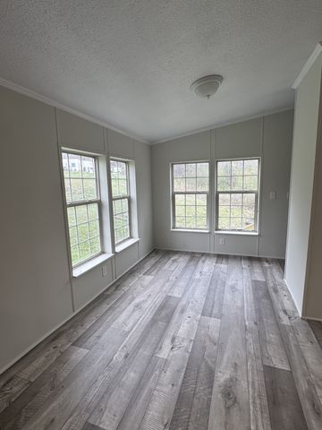 1515 Old Hwy 31, E, Westmoreland, TN 37186