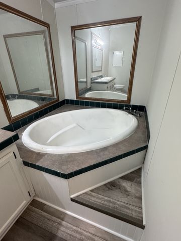 1515 Old Hwy 31, E, Westmoreland, TN 37186