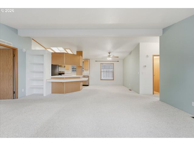 8300 Ne QUATAMA St 104, Hillsboro, OR 97006