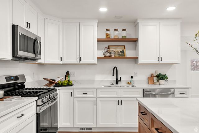 6095 S 2600 W, Roy, UT 84067