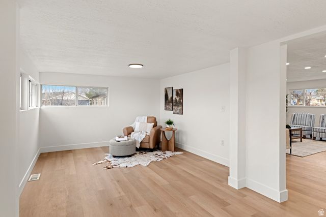 6095 S 2600 W, Roy, UT 84067