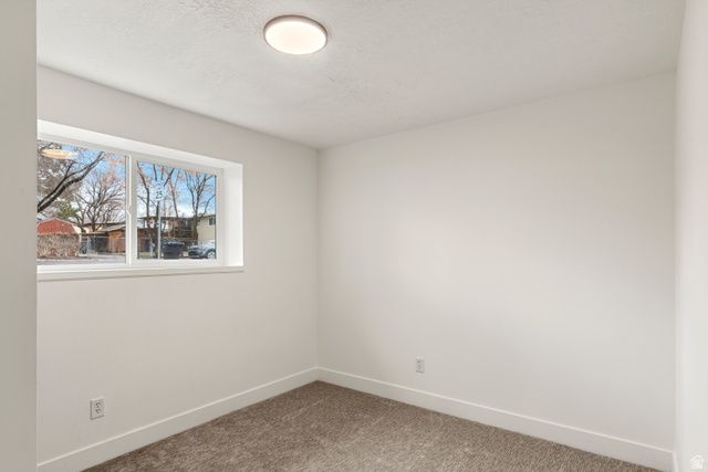 6095 S 2600 W, Roy, UT 84067