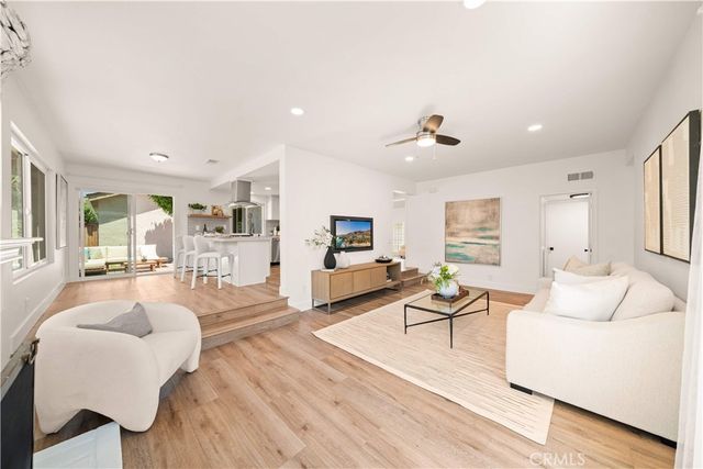 17 Blazing Star, Irvine, CA 92604