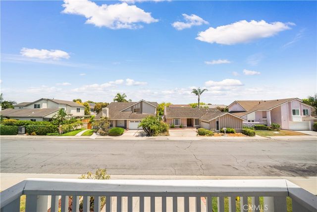 17 Blazing Star, Irvine, CA 92604