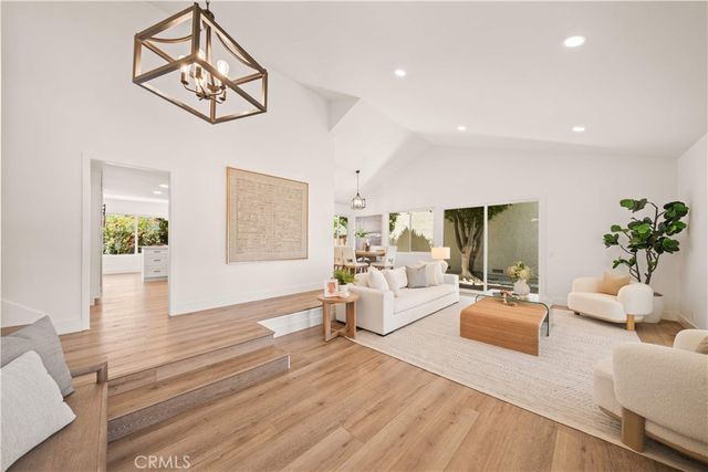 17 Blazing Star, Irvine, CA 92604