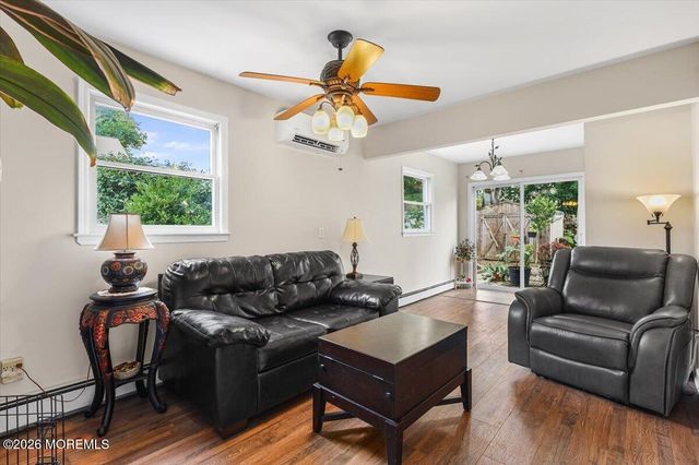 19 Manchester Avenue, Keyport, NJ 07735