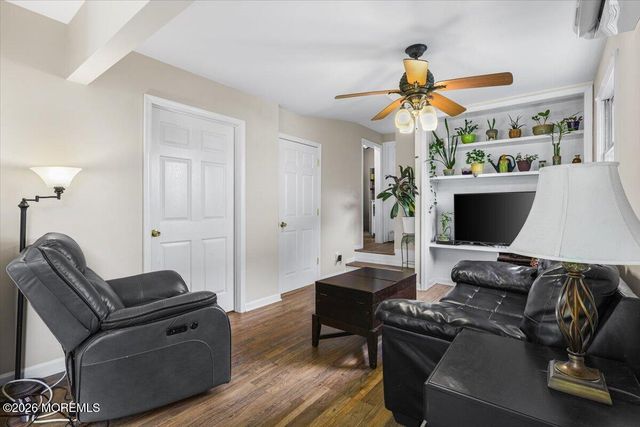 19 Manchester Avenue, Keyport, NJ 07735