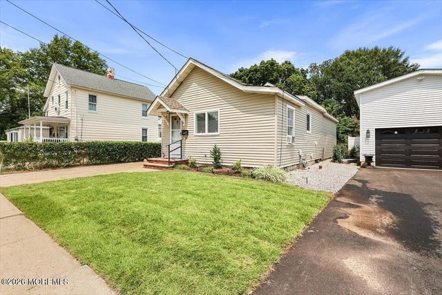 19 Manchester Avenue, Keyport, NJ 07735
