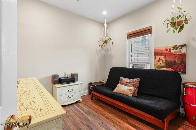19 Manchester Avenue, Keyport, NJ 07735