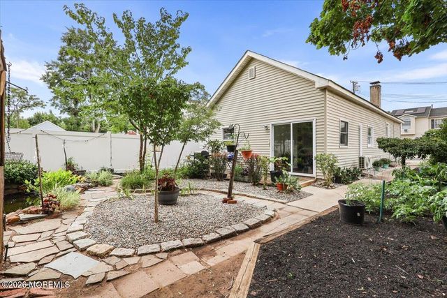 19 Manchester Avenue, Keyport, NJ 07735