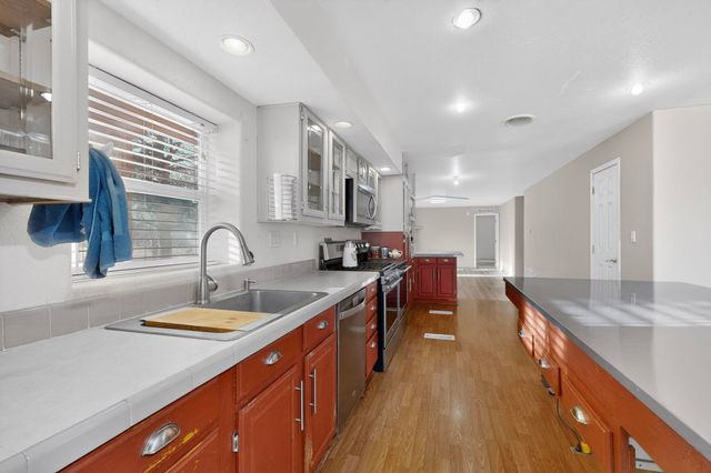 4 Glitter Gulch Way, Edgewood, NM 87015