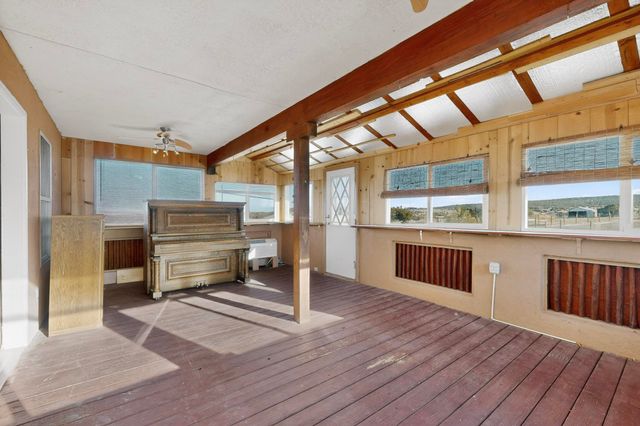 4 Glitter Gulch Way, Edgewood, NM 87015