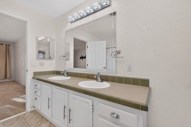 4 Glitter Gulch Way, Edgewood, NM 87015