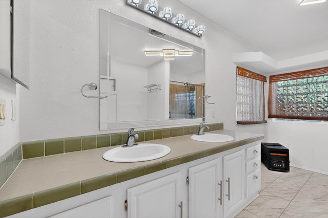 4 Glitter Gulch Way, Edgewood, NM 87015