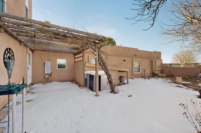 4 Glitter Gulch Way, Edgewood, NM 87015