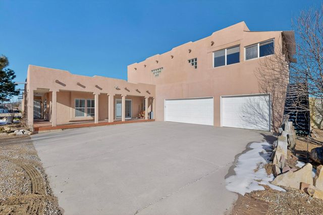 4 Glitter Gulch Way, Edgewood, NM 87015