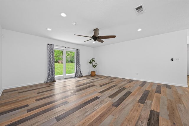 10720 Royal Forest Drive, Conroe, TX 77303