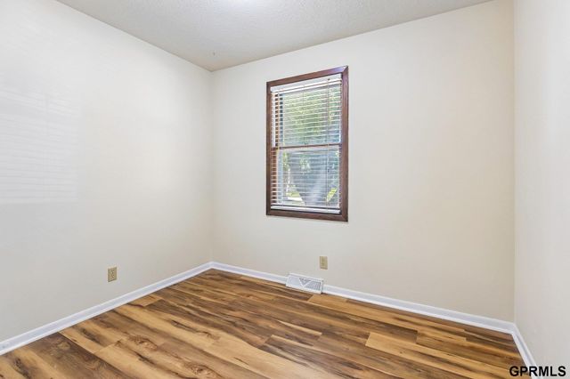 4624 N 130th Circle, Omaha, NE 68164
