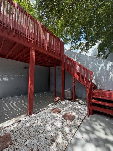 2 Crossings Circle H, Boynton Beach, FL 33435