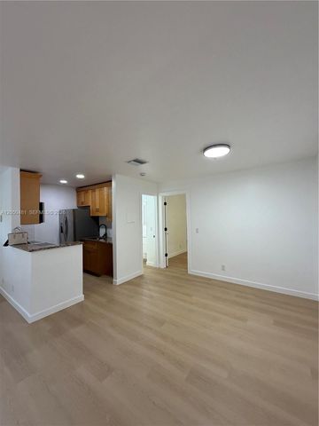2 Crossings Circle H, Boynton Beach, FL 33435