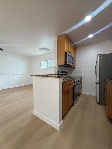 2 Crossings Circle H, Boynton Beach, FL 33435