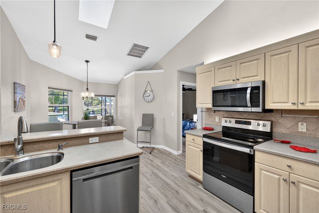 1738 NW 24th PL, Cape Coral, FL 33993